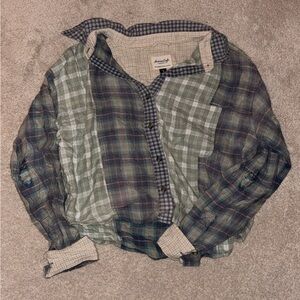 American Eagle Outfitters Cropped Flannel Shirt